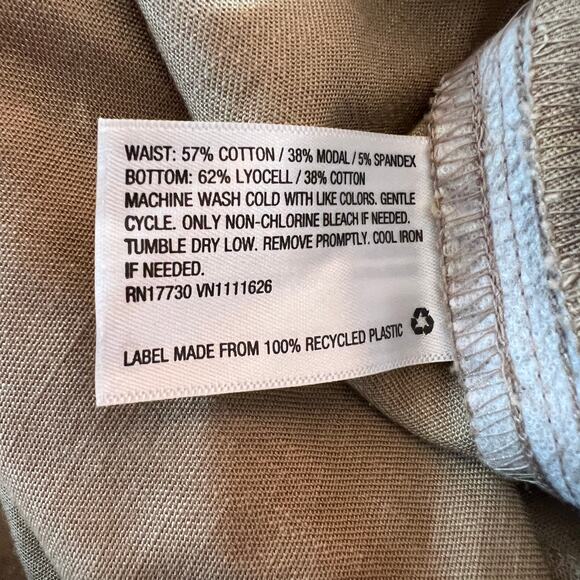 Isabel Maternity by Ingrid & Isabel Khaki Twill Pull-On Shorts - Size XXL - NWT - Picture 4 of 6